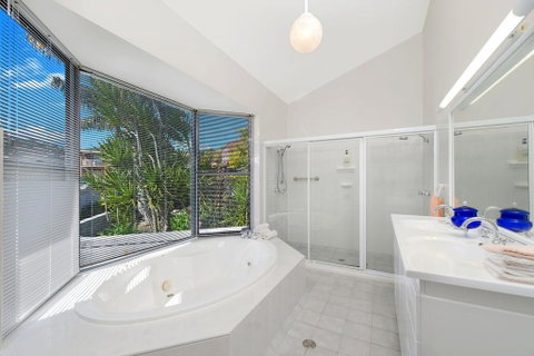 The Atrium, 11 Kentia Close - Accommodation Mermaid Beach 3