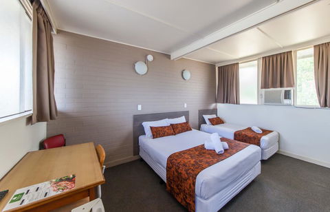 The Australian Hotel Murgon - Accommodation Mermaid Beach 2