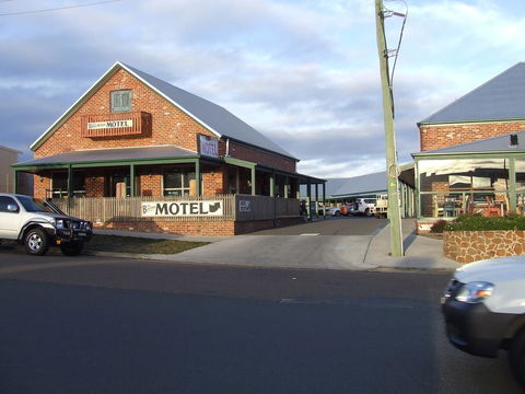 The Bakehouse Motel - Accommodation Mermaid Beach 0