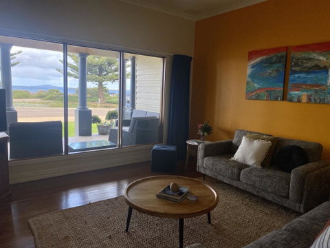The Beach House & Villas - Accommodation Mermaid Beach 2