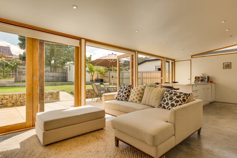 Brampton Cottage - Accommodation Mermaid Beach 17