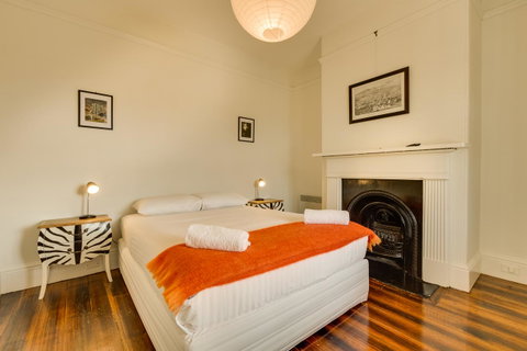 Brampton Cottage - Accommodation Mermaid Beach 10