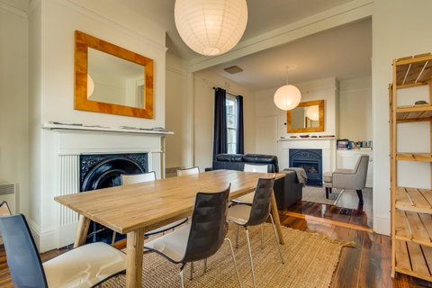 Brampton Cottage - Accommodation Mermaid Beach 11