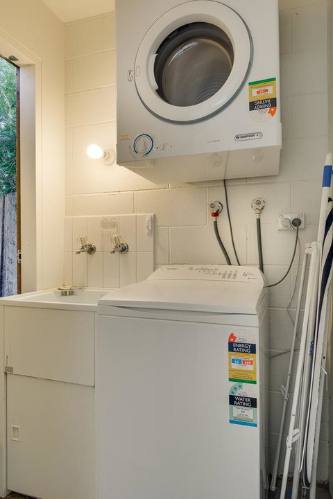 Brampton Cottage - Accommodation Mermaid Beach 16
