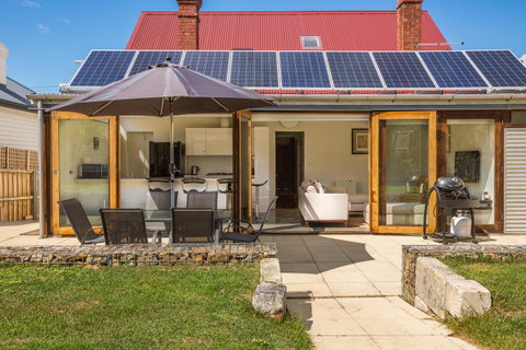 Brampton Cottage - Accommodation Mermaid Beach 7