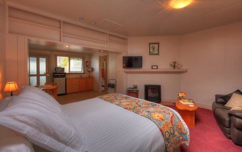 Ellie\'s Cottages - Accommodation Mermaid Beach 12
