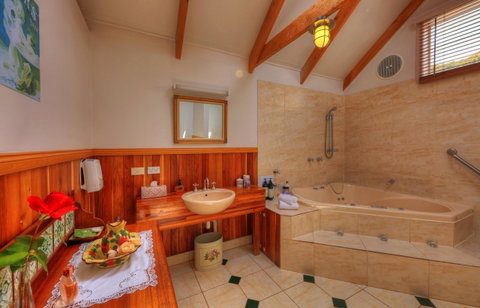 Ellie\'s Cottages - Accommodation Mermaid Beach 15