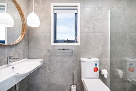 Madsen Retreat - Accommodation Mermaid Beach 22