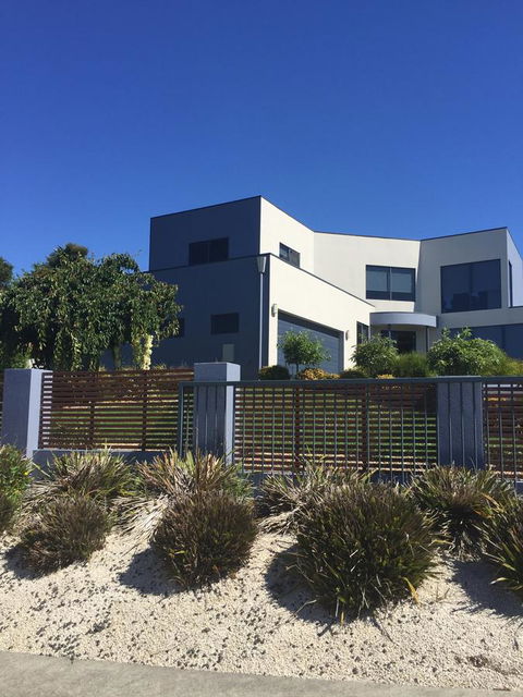 Madsen Retreat - Accommodation Mermaid Beach 11