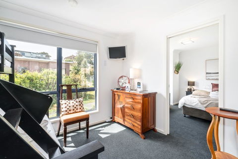 Madsen Retreat - Accommodation Mermaid Beach 15