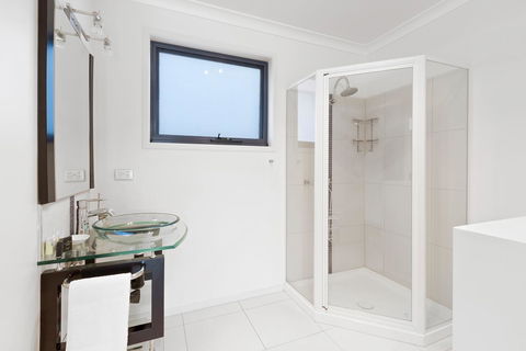 Madsen Retreat - Accommodation Mermaid Beach 38