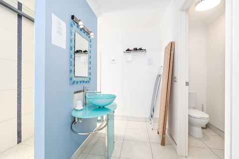 Madsen Retreat - Accommodation Mermaid Beach 24