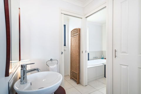 Madsen Retreat - Accommodation Mermaid Beach 14