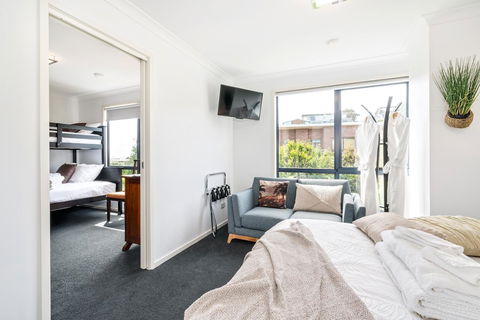 Madsen Retreat - Accommodation Mermaid Beach 16