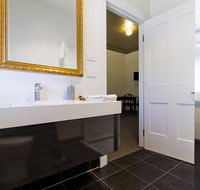 Deloraine Hotel - Accommodation Mermaid Beach