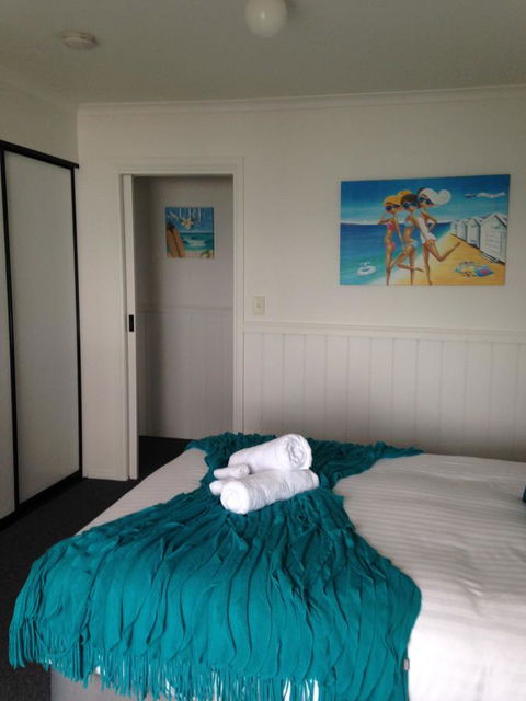 KINGFISHER COTTAGE Beachfront At The Binalong Bay - Accommodation Mermaid Beach 25