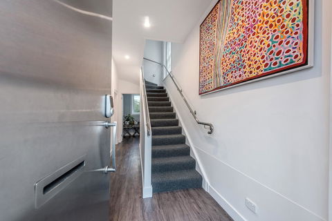 City Retreat Hobart - Accommodation Mermaid Beach 4