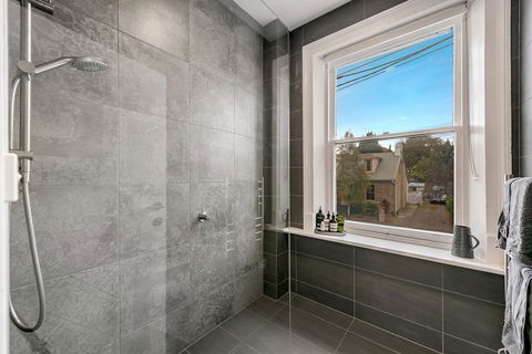City Retreat Hobart - Accommodation Mermaid Beach 9
