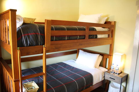 The Tasmanian Inn - Accommodation Mermaid Beach 24