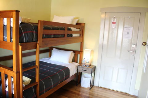 The Tasmanian Inn - Accommodation Mermaid Beach 23