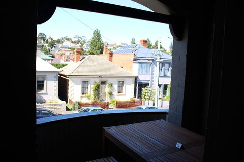 The Tasmanian Inn - Accommodation Mermaid Beach 26