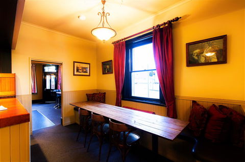 The Tasmanian Inn - Accommodation Mermaid Beach 38