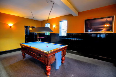 The Tasmanian Inn - Accommodation Mermaid Beach 37