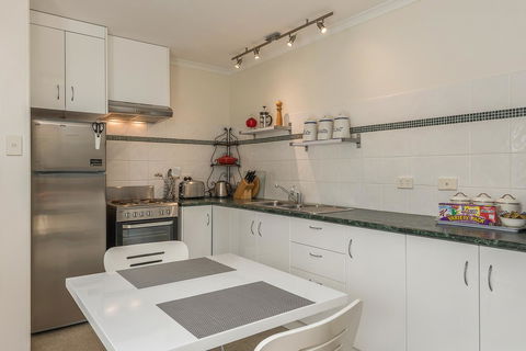 Moonrise View Apartment - Accommodation Mermaid Beach 5