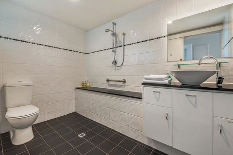 Moonrise View Apartment - Accommodation Mermaid Beach 3