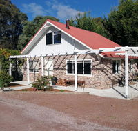 Hilltop Cottages - Accommodation Mermaid Beach
