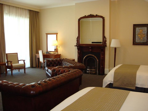 City Park Grand Hotel - Accommodation Mermaid Beach 1