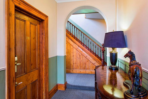 City Park Grand Hotel - Accommodation Mermaid Beach 8