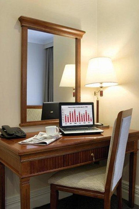 City Park Grand Hotel - Accommodation Mermaid Beach 37