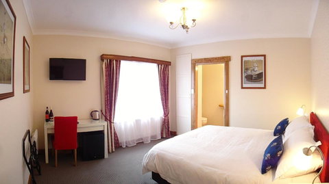 Ashdowns Of Dover - Accommodation Mermaid Beach 9