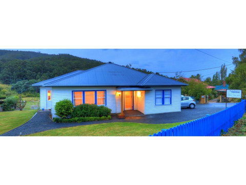 Ashdowns Of Dover - Accommodation Mermaid Beach 3