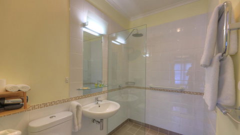 Ashdowns Of Dover - Accommodation Mermaid Beach 12