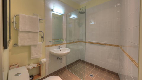 Ashdowns Of Dover - Accommodation Mermaid Beach 16