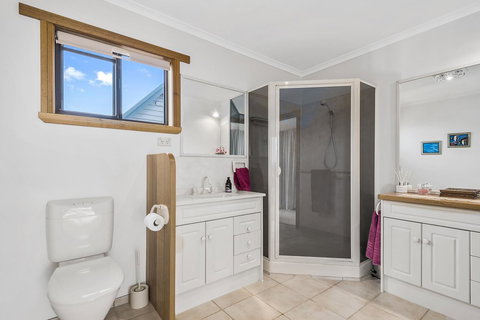 Zenith - Accommodation Mermaid Beach 33