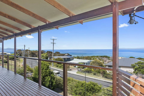 Zenith - Accommodation Mermaid Beach 24