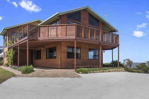 Zenith - Accommodation Mermaid Beach 23