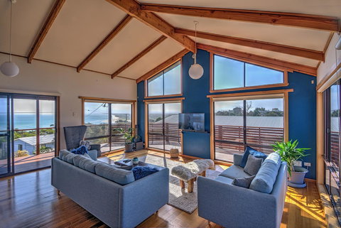 Zenith - Accommodation Mermaid Beach 10