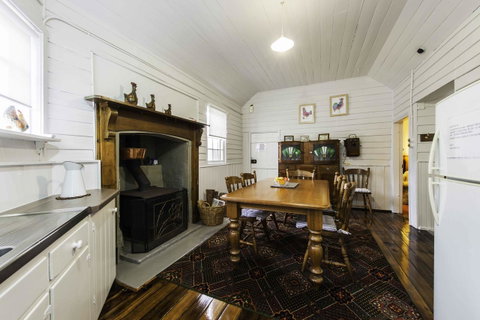 Touchwood Cottages - Accommodation Mermaid Beach 43