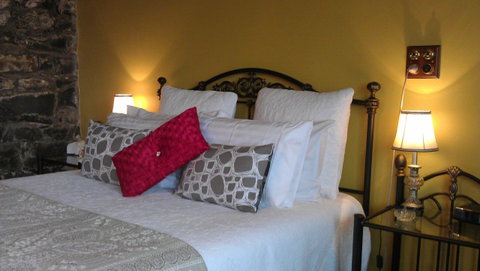 Touchwood Cottages - Accommodation Mermaid Beach 18