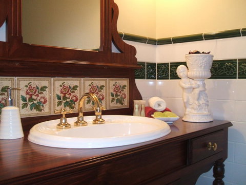Touchwood Cottages - Accommodation Mermaid Beach 22