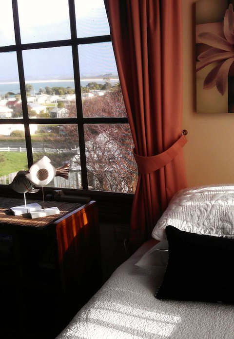 Touchwood Cottages - Accommodation Mermaid Beach 24