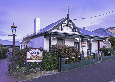 Touchwood Cottages - Accommodation Mermaid Beach 5