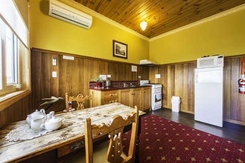 Touchwood Cottages - Accommodation Mermaid Beach 39