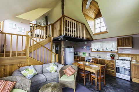 Touchwood Cottages - Accommodation Mermaid Beach 29