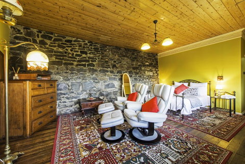 Touchwood Cottages - Accommodation Mermaid Beach 38