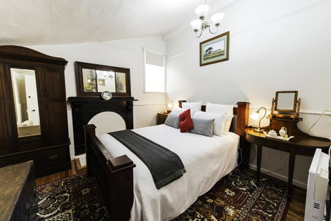 Touchwood Cottages - Accommodation Mermaid Beach 13